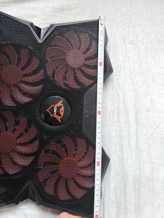 Охладител/cooling pad за лаптоп Trust GXT до 17.3 инча Yozu