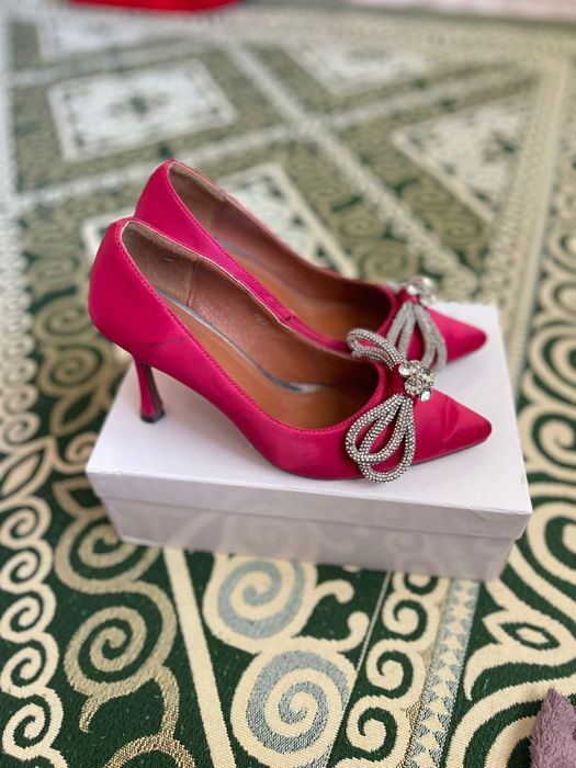 Вечерний каблук 6000 тг