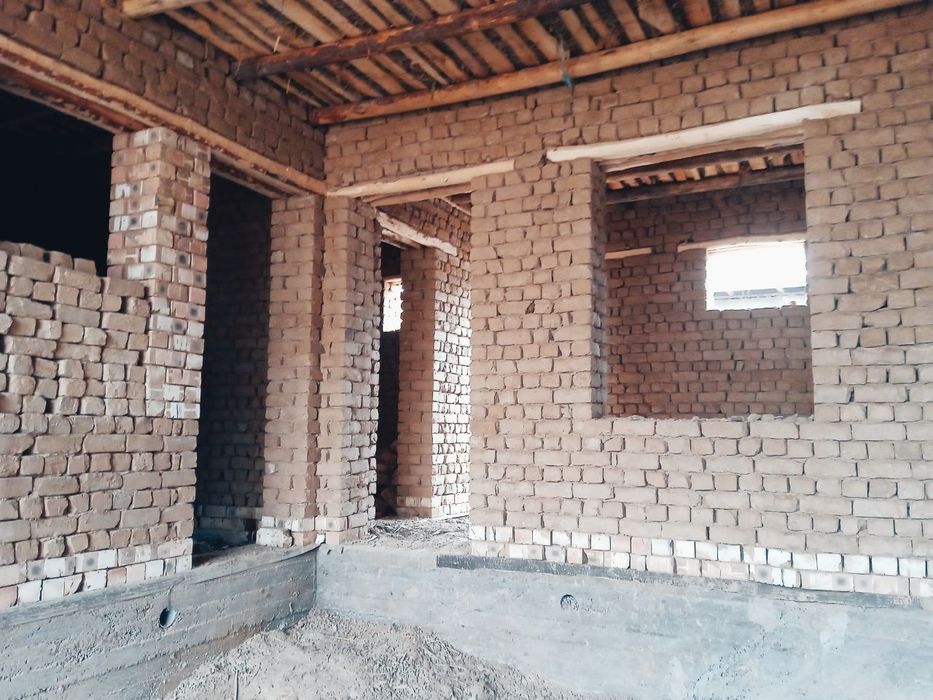 Нурафшон сада махала да ховли сотилади срочно