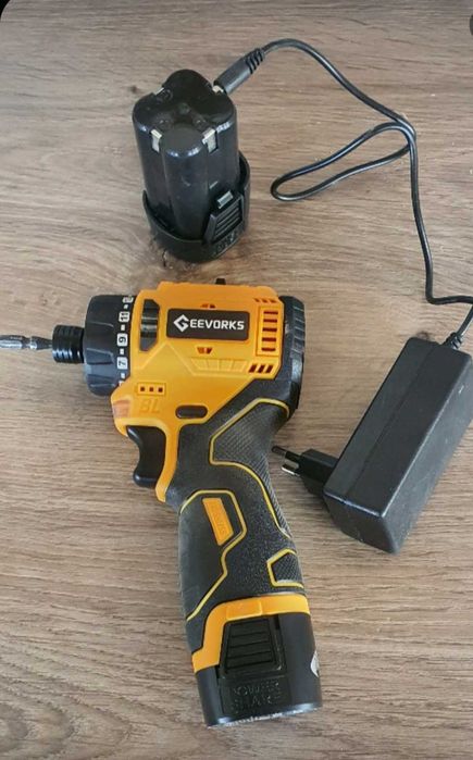 Продам шуруповерт 16,8V