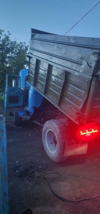 Продам зил в хорошем состоянии.