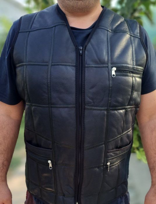 Жилеты из натуральной кожи и натурального меха.