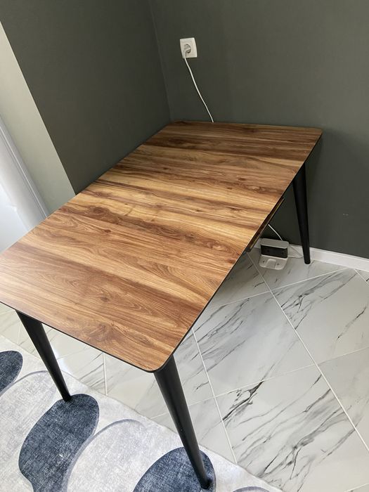 Разтегателна трапезна маса