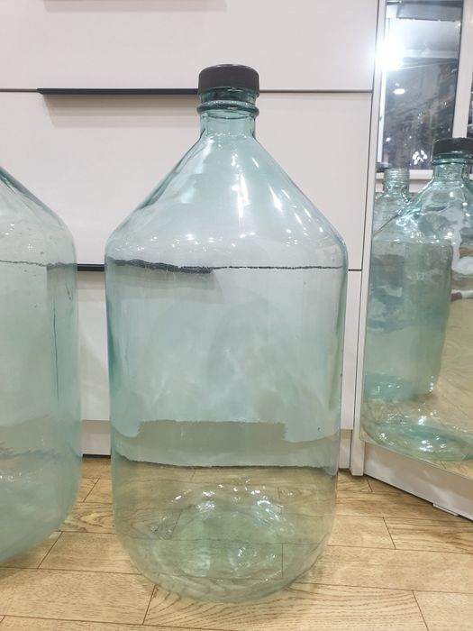 Стеклянные бутыли для вина