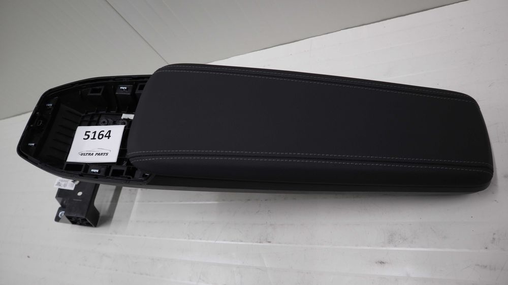 Подлакътник БМВ У06 У11 BMW U06 U11