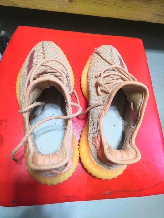 Продам  кроссовки 38