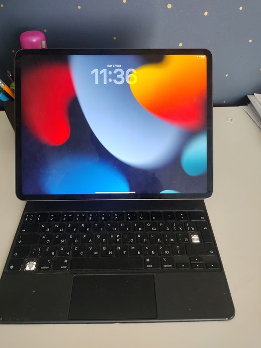 iPad Pro 12.9 (5th gen) 128GB M1 + Apple Magic Keyboard