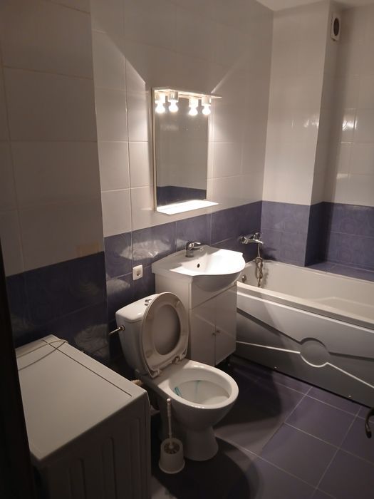 Închiriez garsoniera