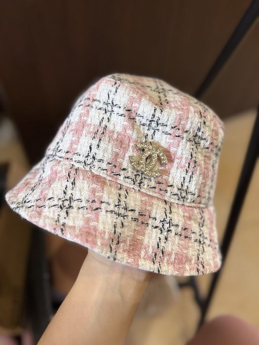 Шапки , шалове , чанти