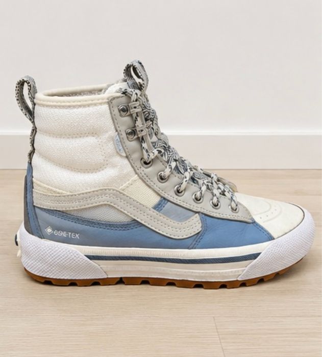 Белые зимние Vans - теплые и удобные.