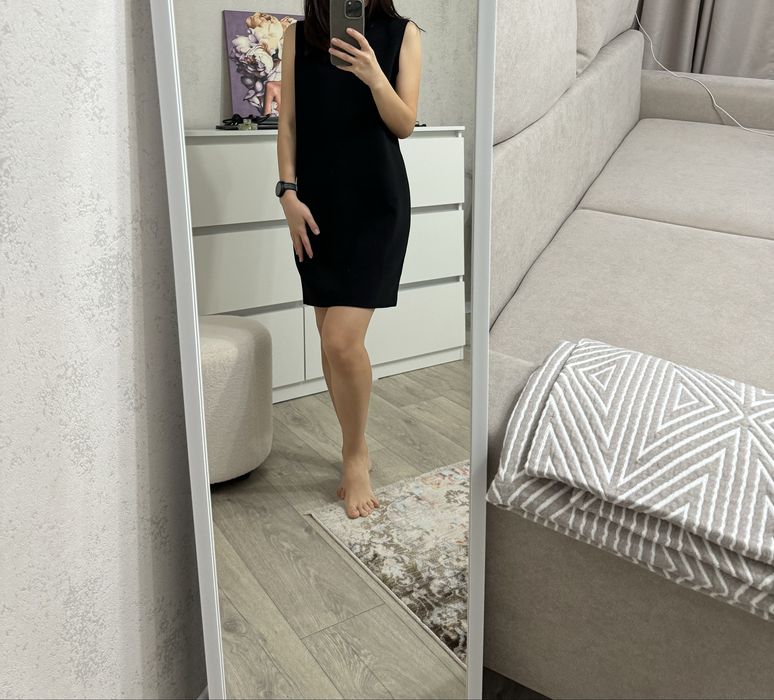 Черное платье мини Zara. Размер XS
