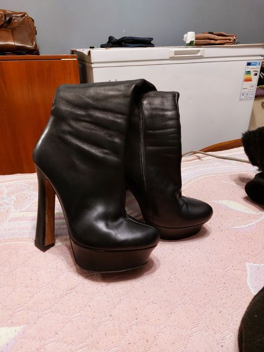 Срочно продам кожанные сапожки.