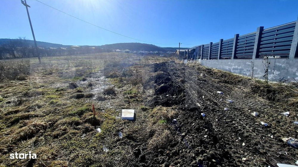 Teren construibil -556 mp situat in Chinteni in  zona de case, front 1