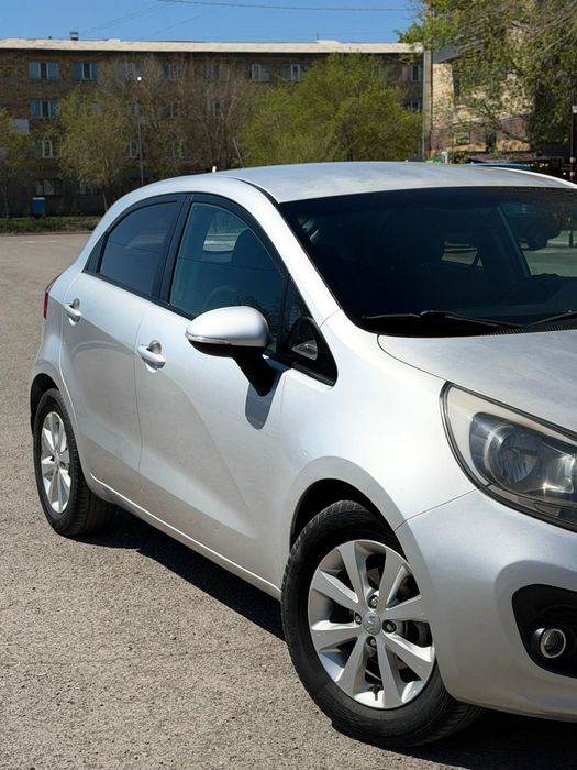 Продам KIA RIO 2015 года выпуска