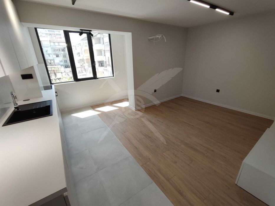 Продава се Тристаен апартамент в Варна, Лятно кино Тракия - 85 кв.м за 2177 €/кв.м - Снимка #1