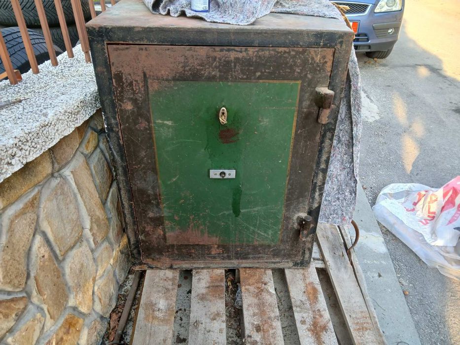 Ретро каса сейф.огнеупорна