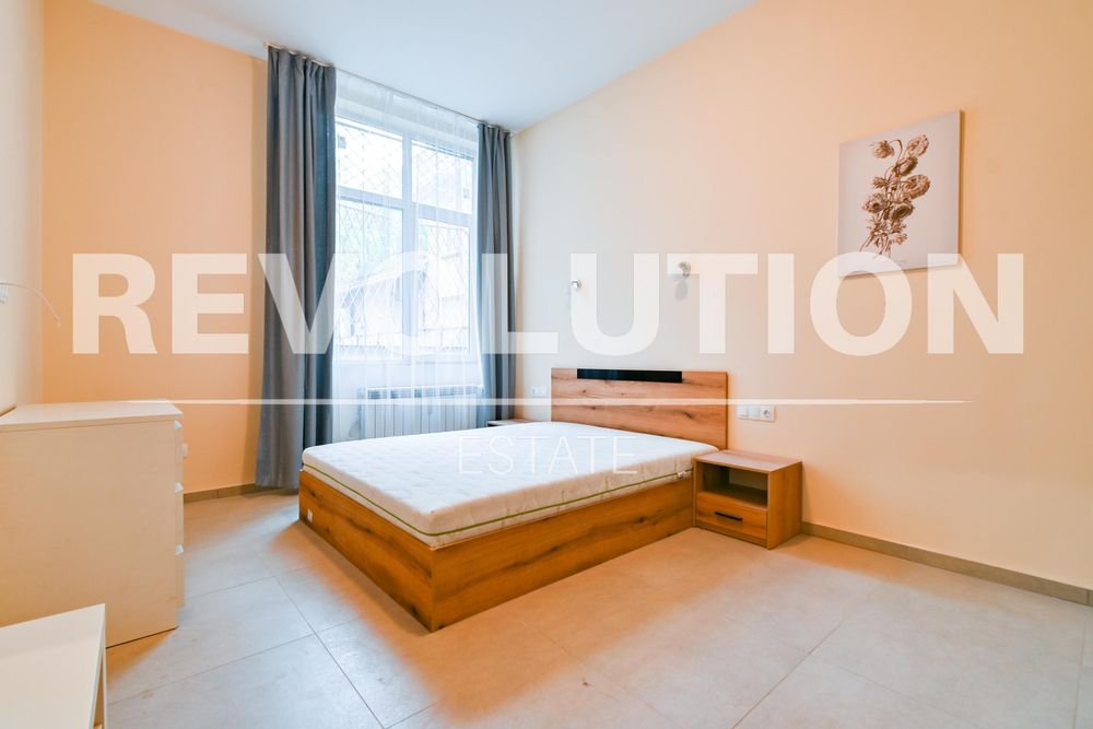 Дава се под наем Тристаен апартамент в София, Център - 110 кв.м за 1246.44 € - Снимка #6