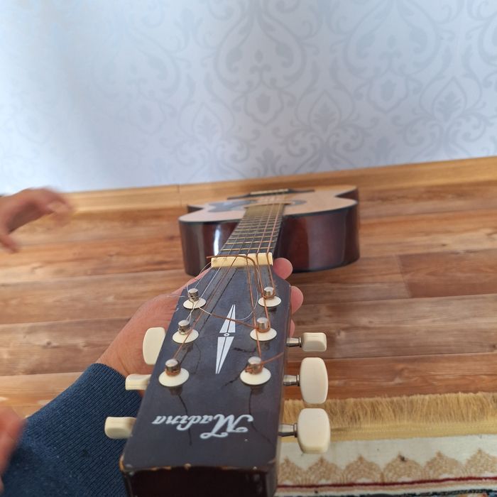 Гитара 6 струнная