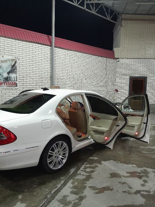 Srochno! Mercedes Benz W211 E240