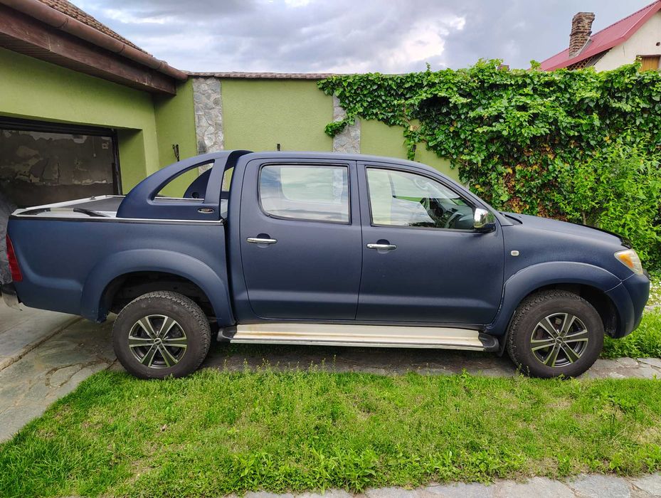 DE VANZARE TOYOTA HILUX 2.5D, 4X4, CABINA DUBLA