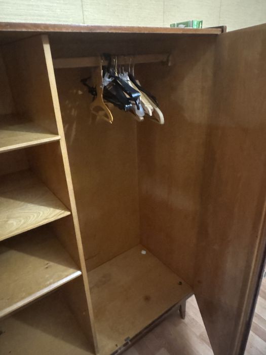 Продам советский шкаф