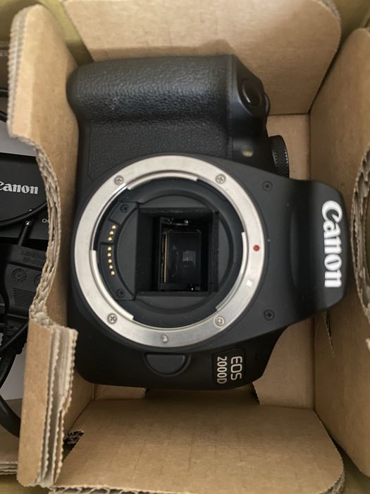 Продам Canon 2000