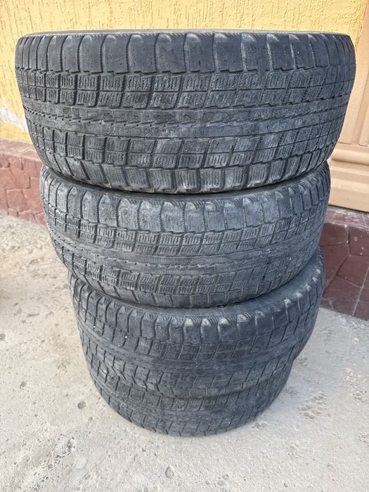 Шина зимние 215/55R17