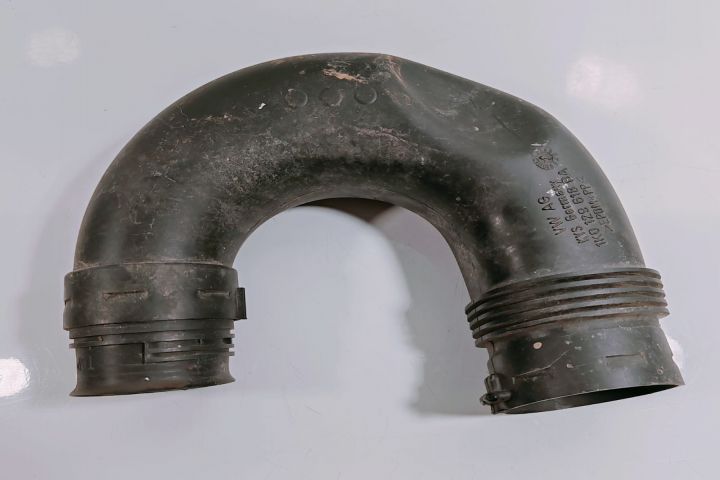 Tub admisie aer admisie aer 1K0129618BA Volkswagen VW Jetta a 5-a gen