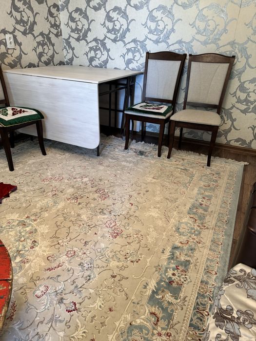 Продается ковер, почти новый срочно