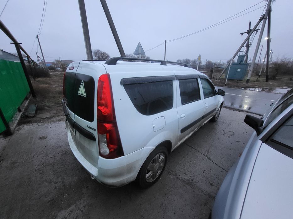 Лада Ларгус 7мест 16кл к4м рено.