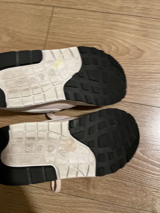 Adidasi femei Nike air