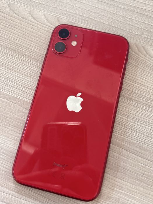 Продается iPhone Red 128 ГБ