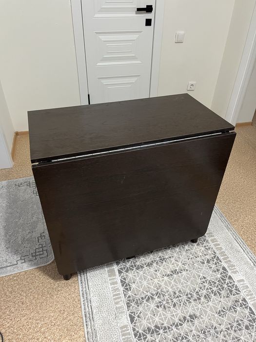 Продам стол книжку