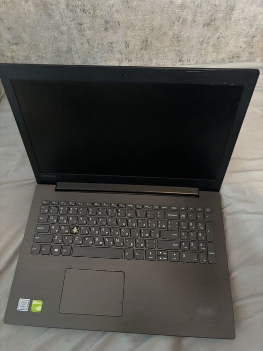 Ноутбук Lenovo.
