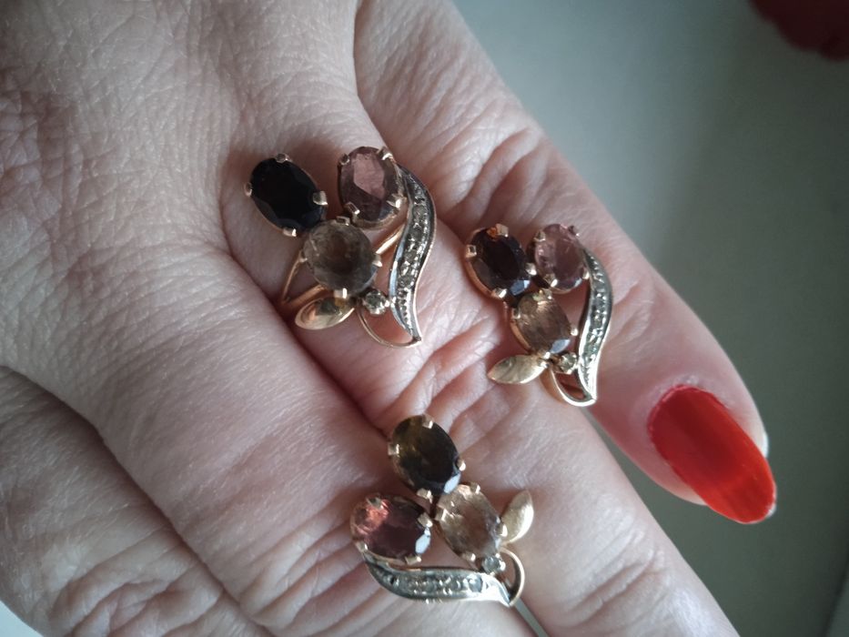 Продажа золотого набора с бриллиантами