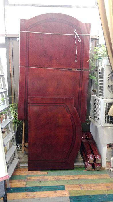 Обеденный стол для большой семьи / кафе