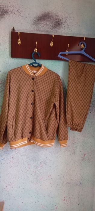 Ayol qizlar uchun kiyim