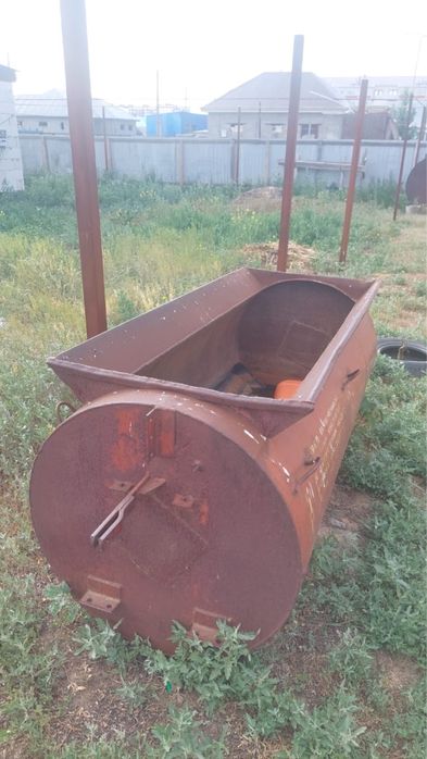 Продам металлическую емкость