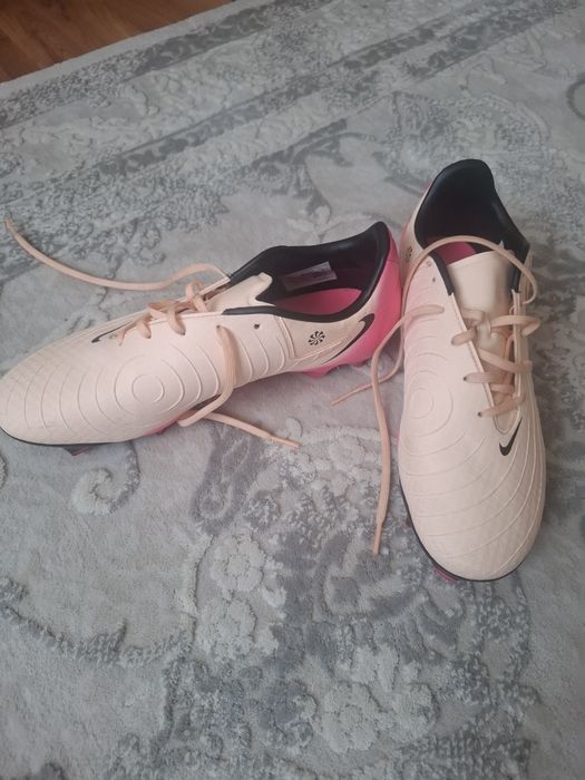 Vând ghete de fotbal Nike Phantom GX nr 42 aproape noi