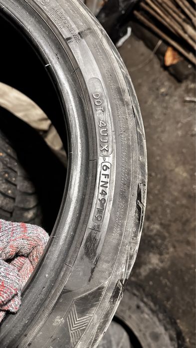 Продам резину 245/40/18