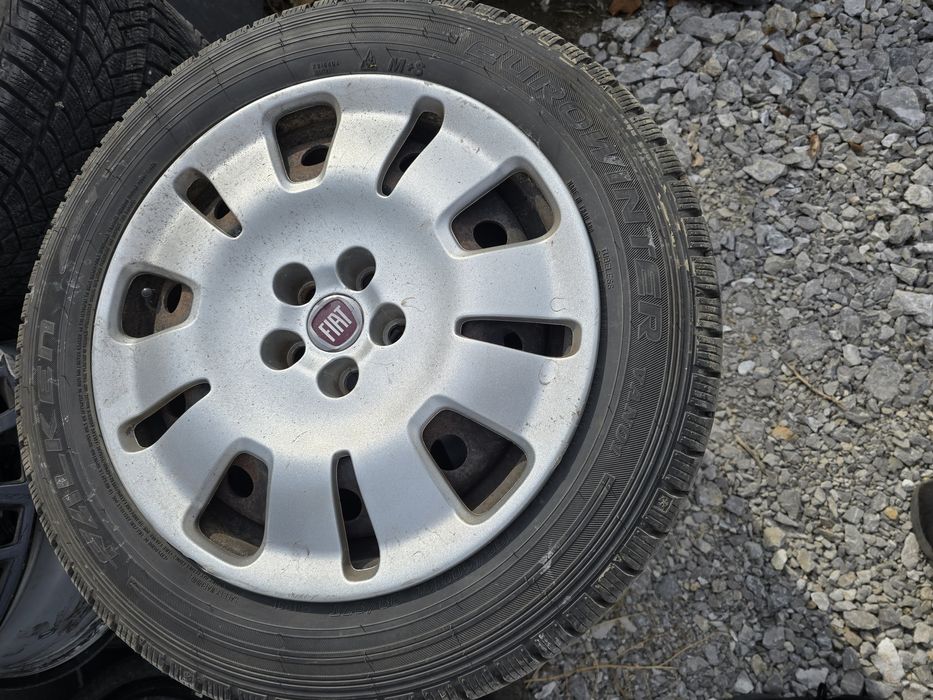 Продавам джанти с гуми за фиат добло 16ки