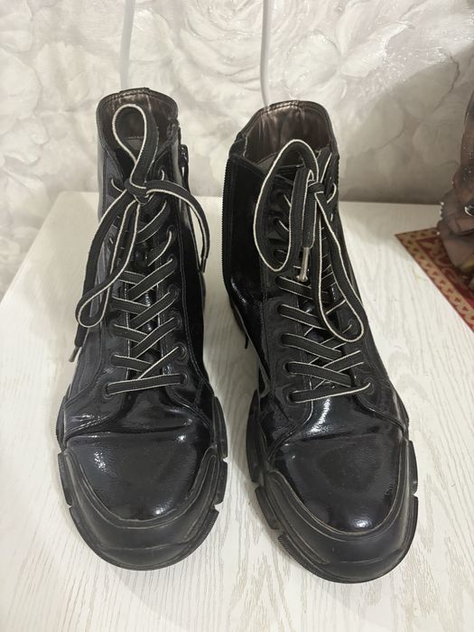 Продам Осенние черные ботинки