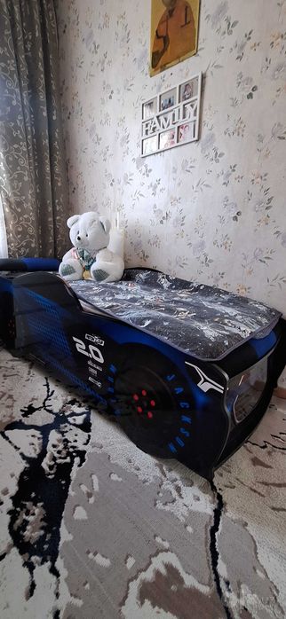 Срочно продаётся кровать-машинка! С подсветкой!