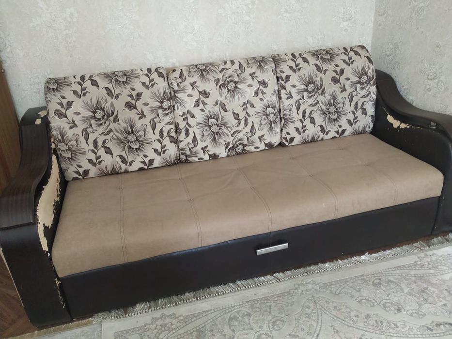 Продам диван , открывается