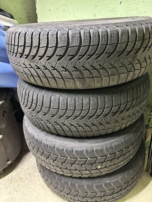 Продам 2 балона резины мишлен.