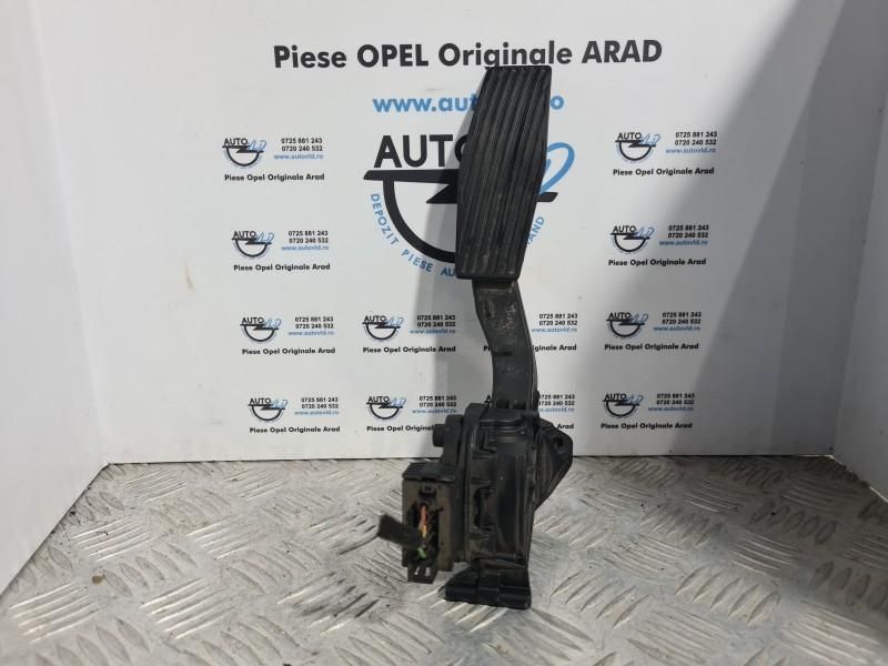 Pedala acceleratie Opel Astra J Facelift