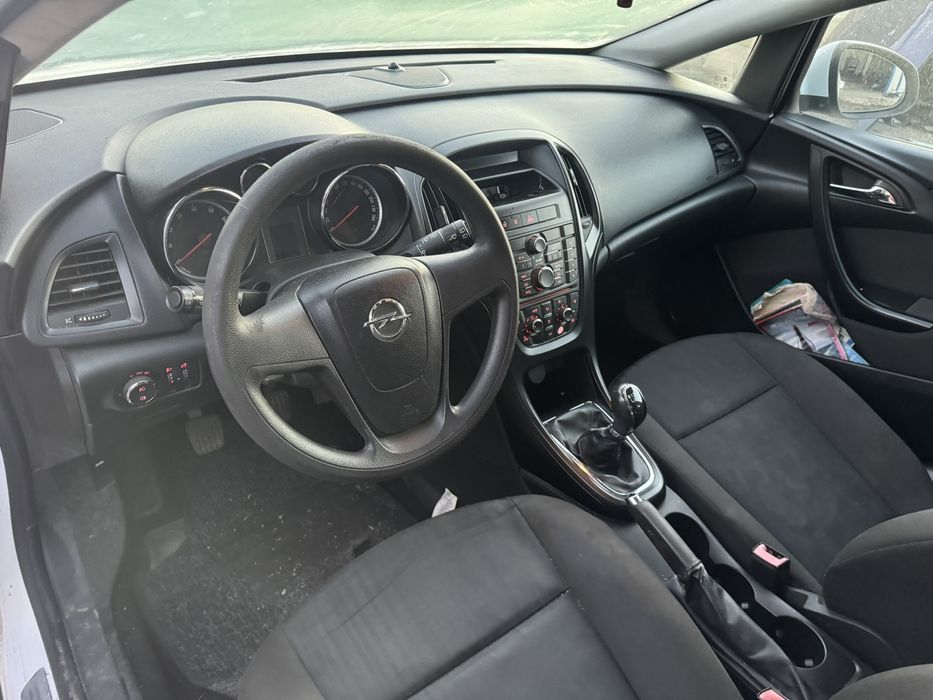 Opel Astra (J) Опел Астра 2010-2018.На части
Двигател 1.4 Бензин, 100к