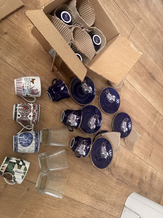 Set cafea apa nou si vase bucatarie