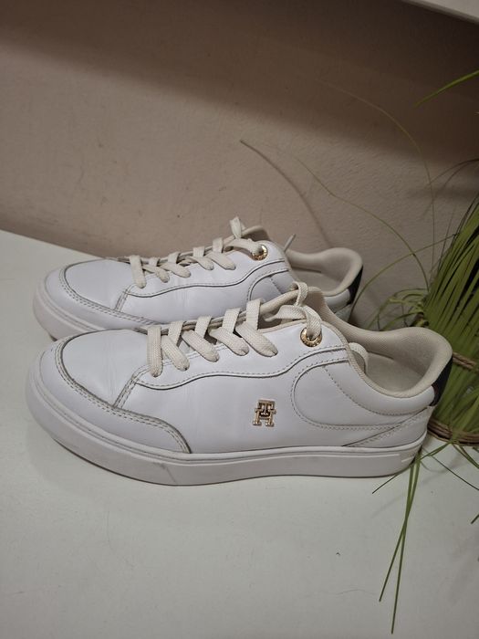 Tommy  Hilfiger 37.5 номер