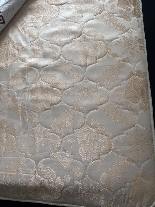 Продам кровать двухспальную